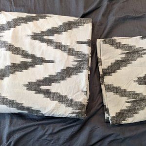 West Elm Organic Chevron Duvet and Shams set F/Q